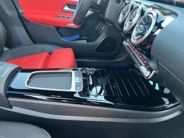MERCEDES-BENZ CLA 200 Coupe AMG  Panoram  Burmester .360 K