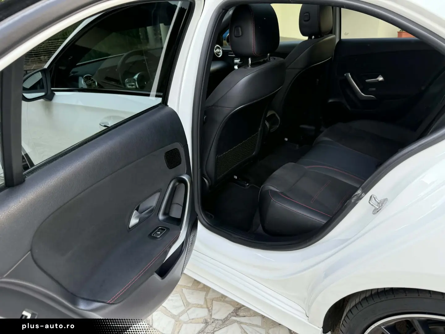 Mercedes-Benz A 220
