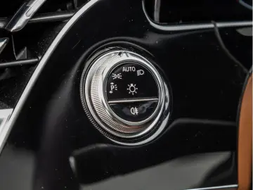MERCEDES-BENZ E 200 4M AMG-Sport Super 360 Pano Burm…