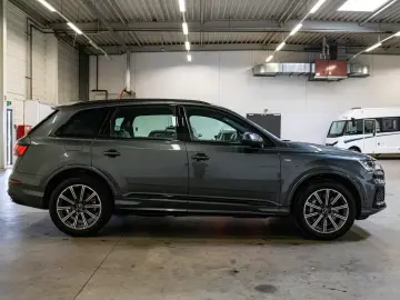 Audi Q7 55 TFSIe S-Line MATRIX PANO