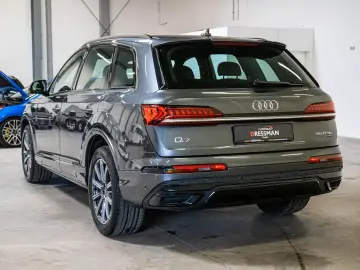 Audi Q7 55 TFSIe S-Line MATRIX PANO