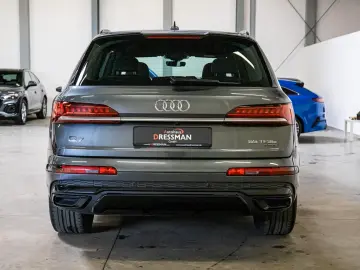 Audi Q7 55 TFSIe S-Line MATRIX PANO
