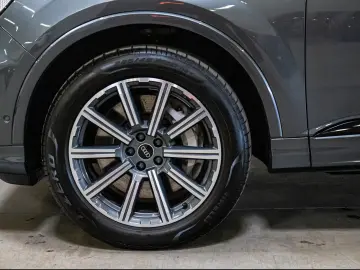 Audi Q7 55 TFSIe S-Line MATRIX PANO