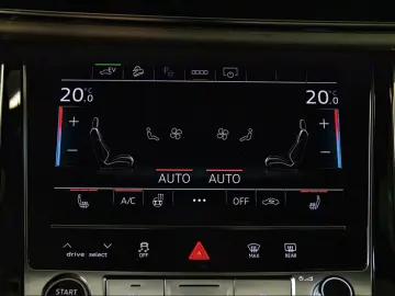 Audi Q7 55 TFSIe S-Line MATRIX PANO