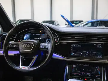 Audi Q7 55 TFSIe S-Line MATRIX PANO