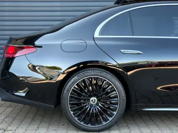 Mercedes-Benz E 200d AMG Advanced  Pano 20 Z 360 ACC