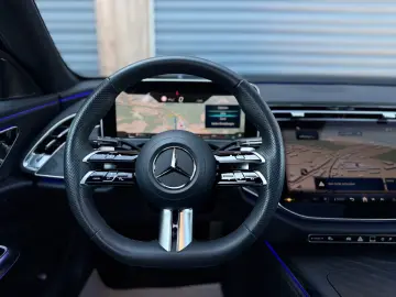 Mercedes-Benz E 200d AMG Advanced  Pano 20 Z 360 ACC
