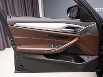 BMW 530E