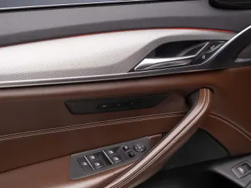 BMW 530E
