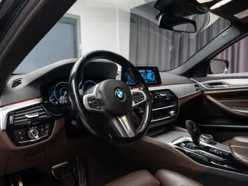BMW 530E