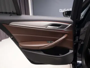 BMW 530E