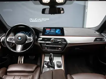 BMW 530E