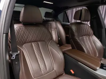 BMW 530E