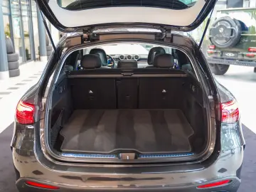 MERCEDES-BENZ GLC 300 e 4M AMG Line Night Pano Head-…