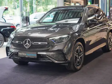 MERCEDES-BENZ GLC 300 e 4M AMG Line Night Pano Head-…