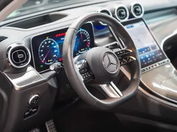 MERCEDES-BENZ GLC 300 e 4M AMG Line Night Pano Head-…