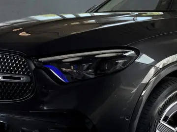 MERCEDES-BENZ GLC 300 e 4M AMG MBUX Memory Ambiente CarPlay