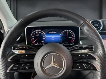 MERCEDES-BENZ GLC 300 e 4M AMG MBUX Memory Ambiente CarPlay