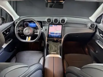 MERCEDES-BENZ GLC 300 e 4M AMG MBUX Memory Ambiente CarPlay