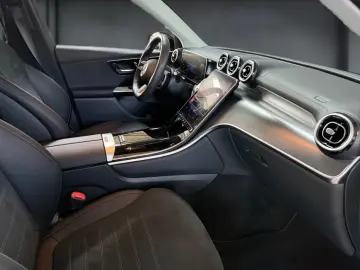 MERCEDES-BENZ GLC 300 e 4M AMG MBUX Memory Ambiente CarPlay