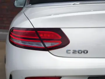 MERCEDES-BENZ C 200 Cabrio Facelift AMG Airscarf Mem…