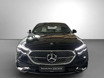 MERCEDES-BENZ E 220 d AMG Burmester 4D360