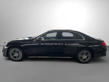MERCEDES-BENZ E 220 d AMG Burmester 4D360