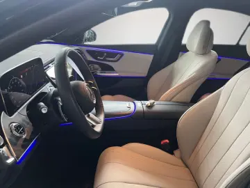 MERCEDES-BENZ E 220 d AMG Burmester 4D360