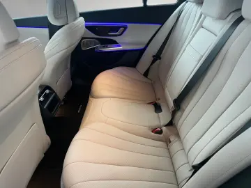 MERCEDES-BENZ E 220 d AMG Burmester 4D360