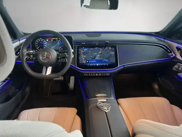 MERCEDES-BENZ E 220 d AMG Burmester 4D360