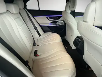 MERCEDES-BENZ E 220 d AMG Burmester 4D360