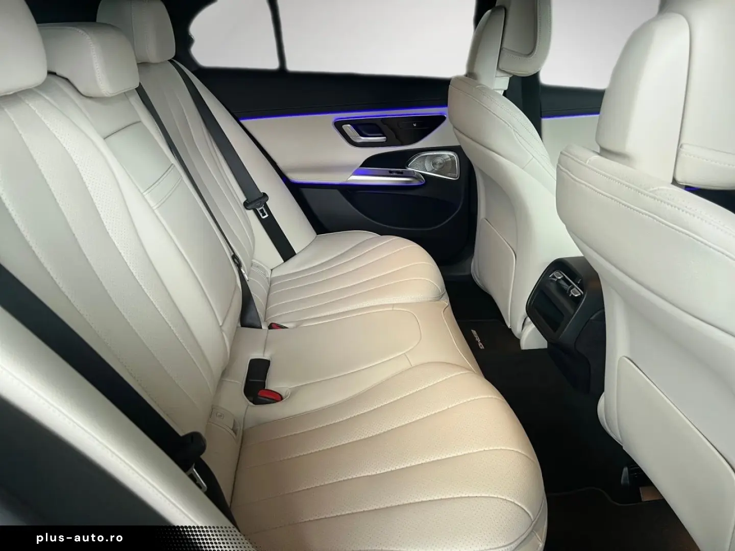MERCEDES-BENZ E 220 d AMG Burmester 4D360