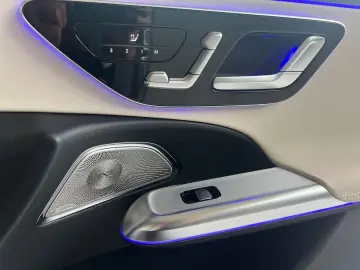 MERCEDES-BENZ E 220 d AMG Burmester 4D360