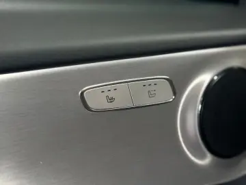 MERCEDES-BENZ C 200 Cabrio AMG Airscarf Finanzierung…