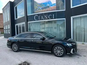 Audi A8 cu blindaj original din fabrică