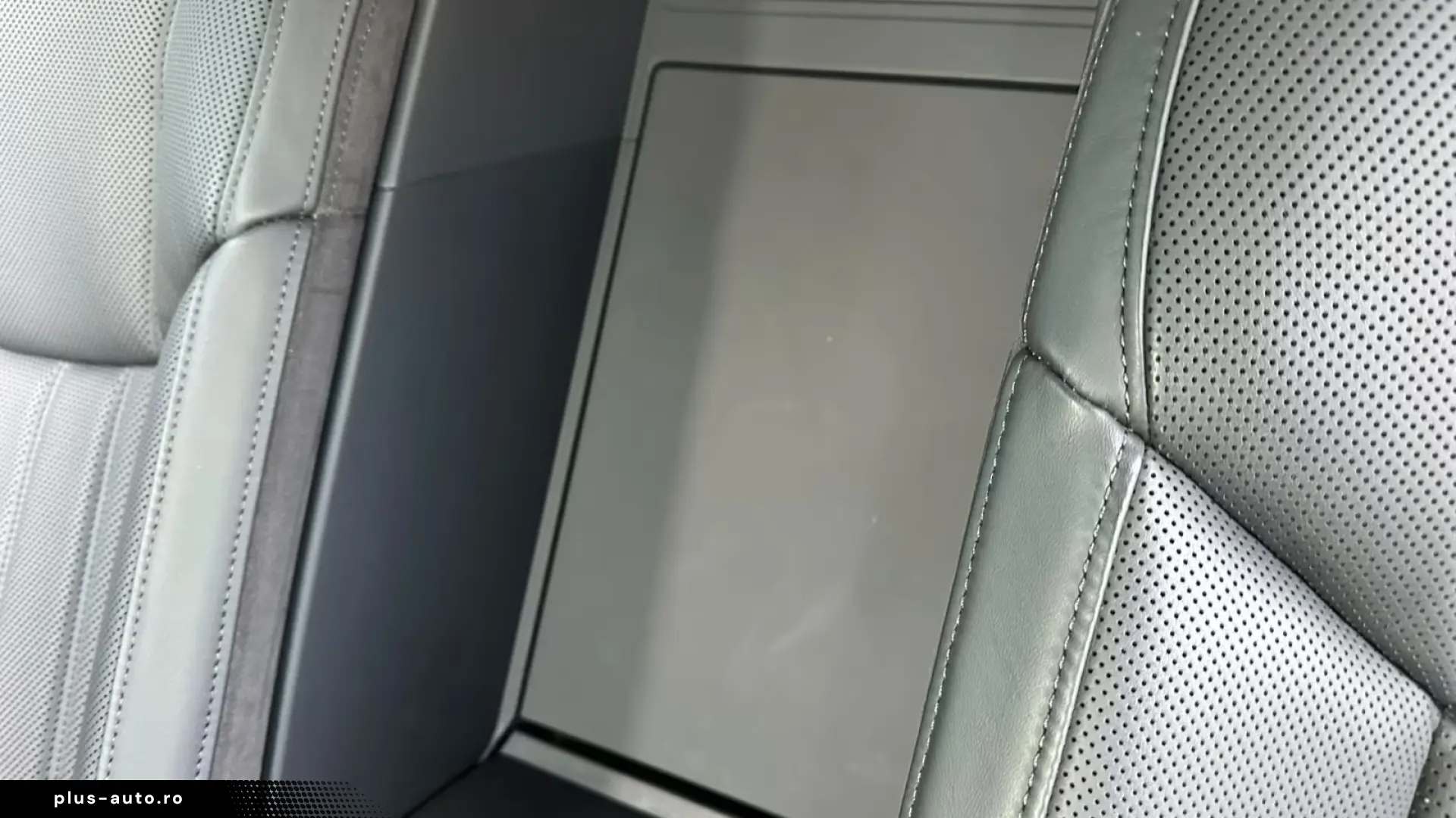 Audi A8 cu blindaj original din fabrică