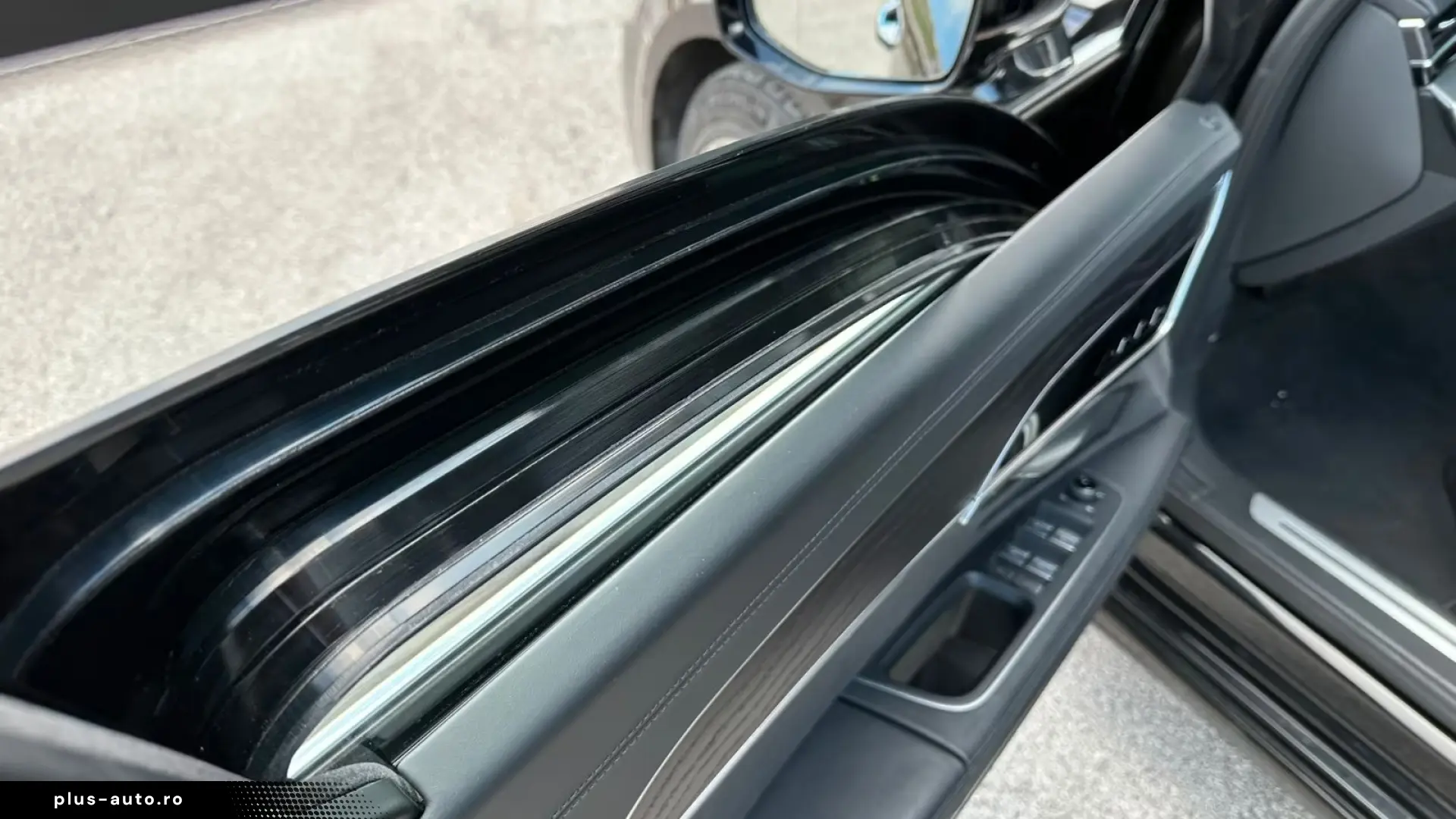 Audi A8 cu blindaj original din fabrică