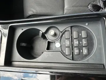 Audi A8 cu blindaj original din fabrică