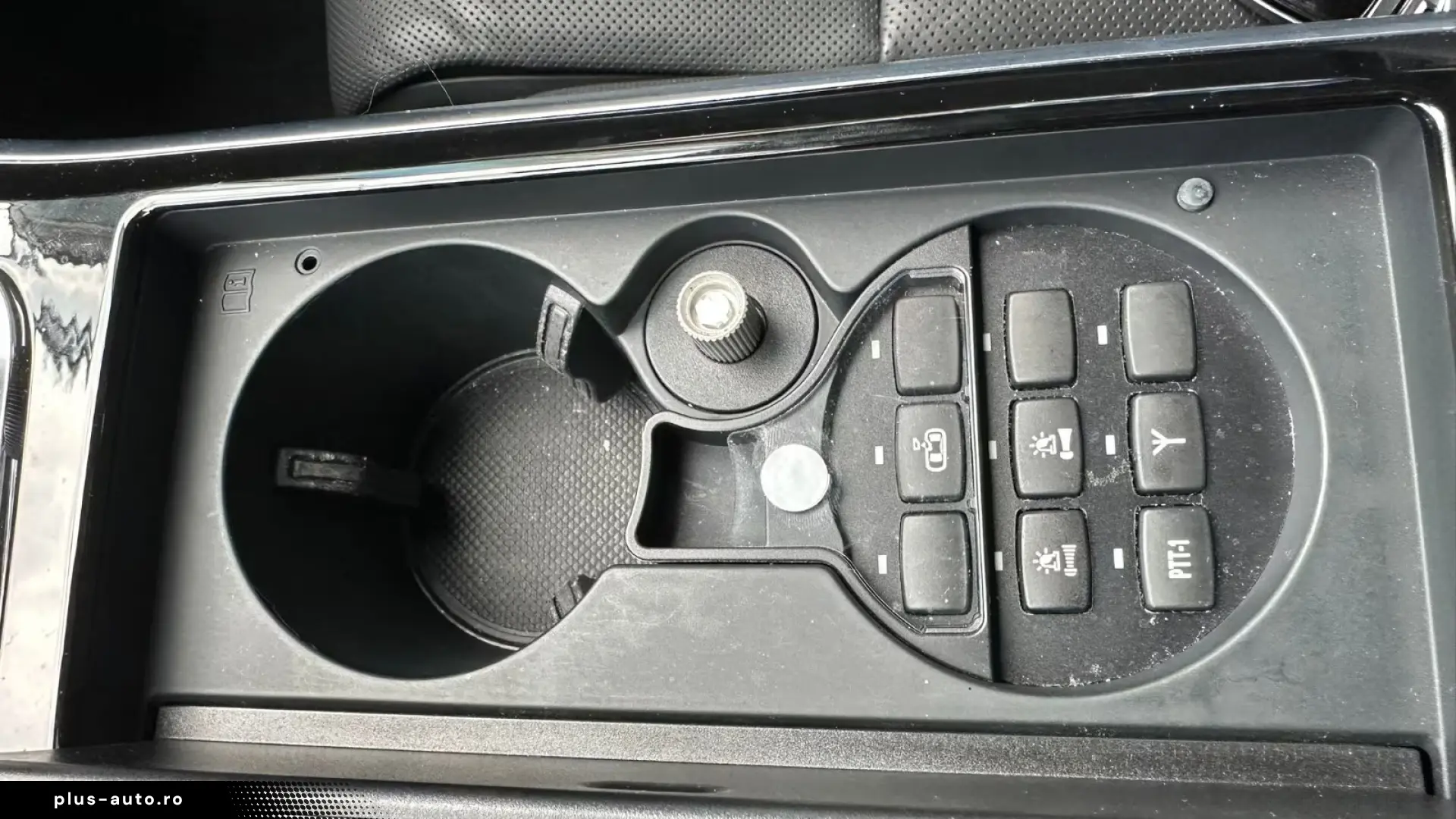 Audi A8 cu blindaj original din fabrică