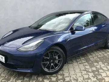 Tesla Model 3 RWD