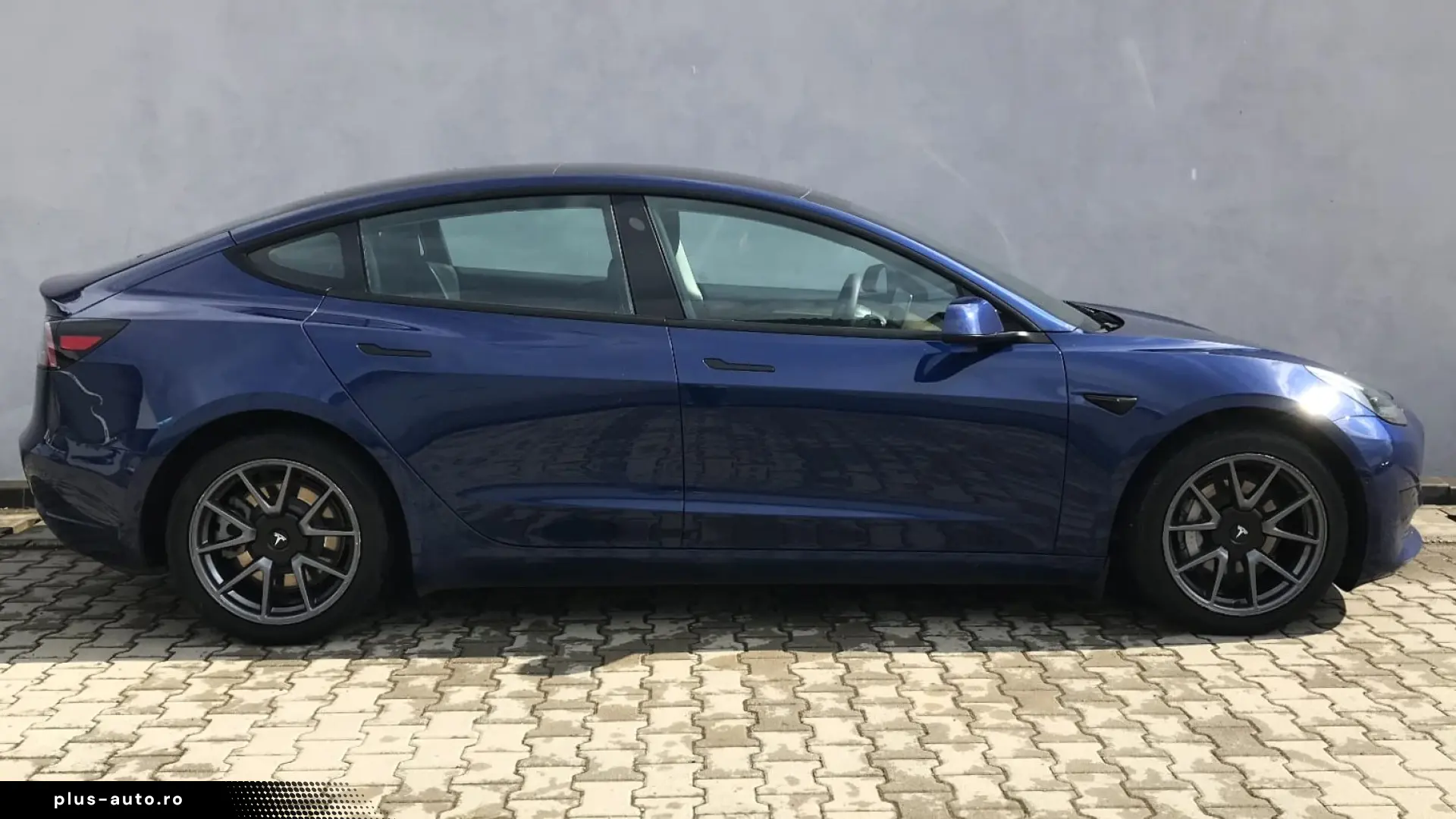 Tesla Model 3 RWD