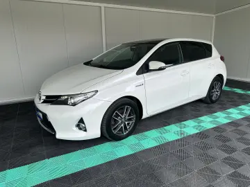 Toyota Auris Hibrid 1.8 Benzina 122 CP An 2015