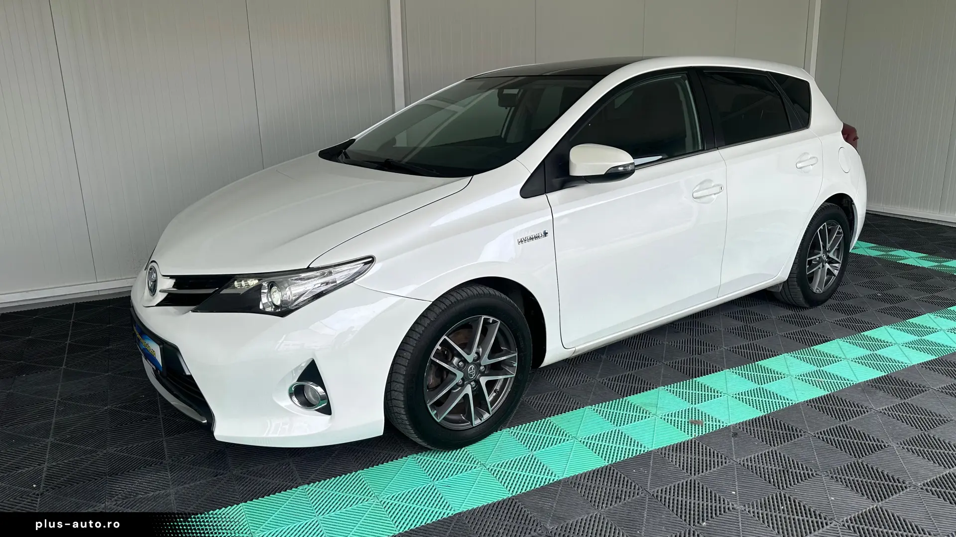 Toyota Auris Hibrid 1.8 Benzina 122 CP An 2015
