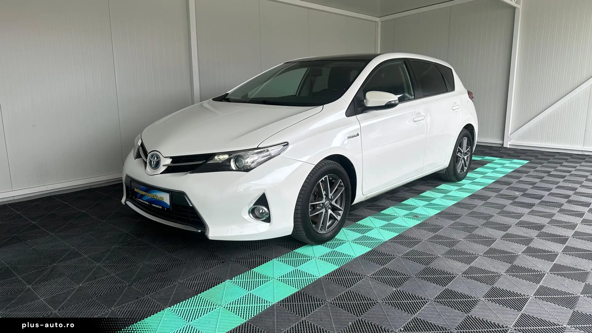 Toyota Auris Hibrid 1.8 Benzina 122 CP An 2015