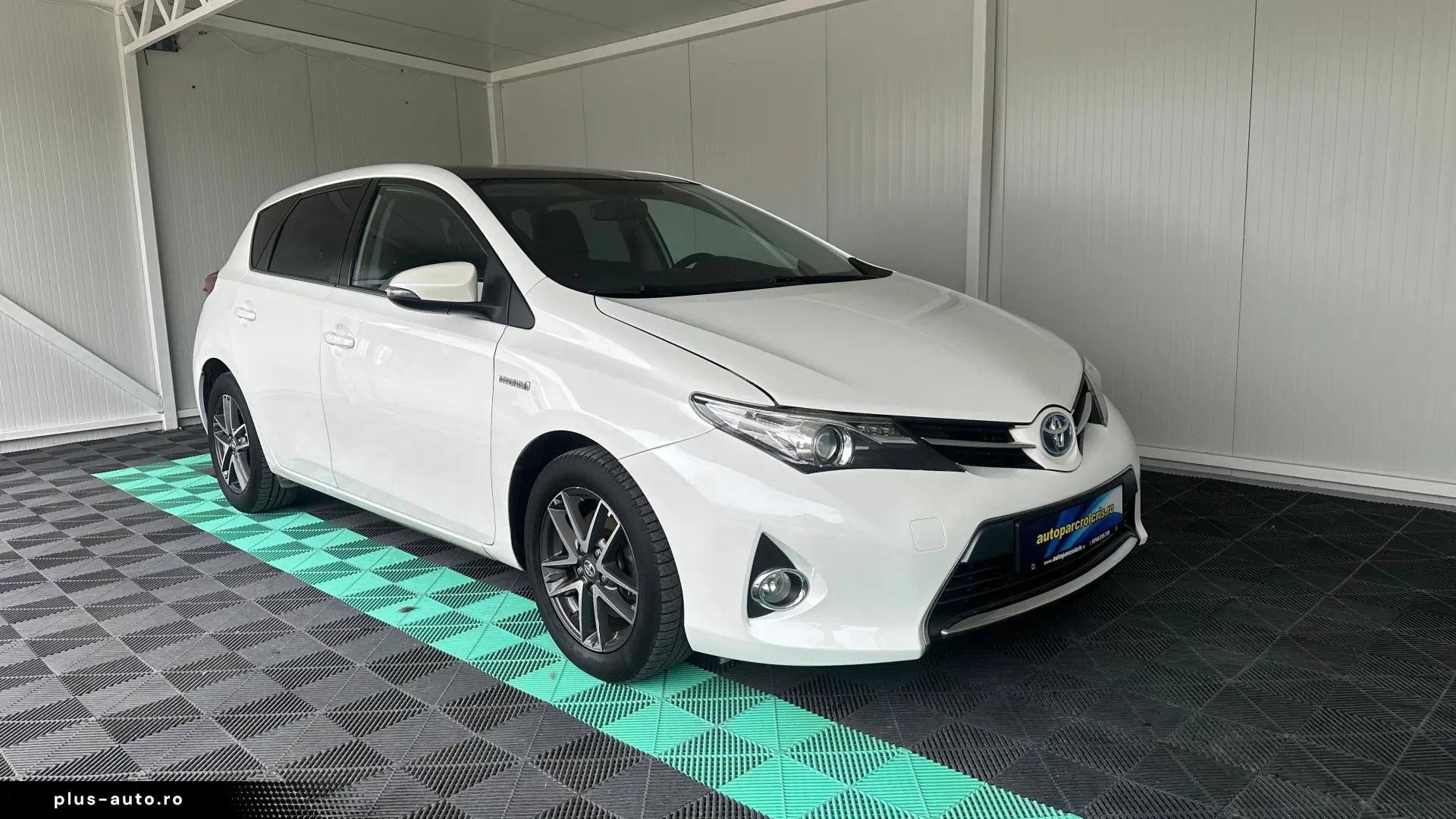Toyota Auris Hibrid 1.8 Benzina 122 CP An 2015