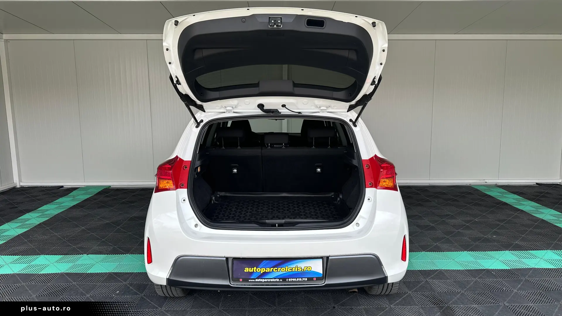 Toyota Auris Hibrid 1.8 Benzina 122 CP An 2015