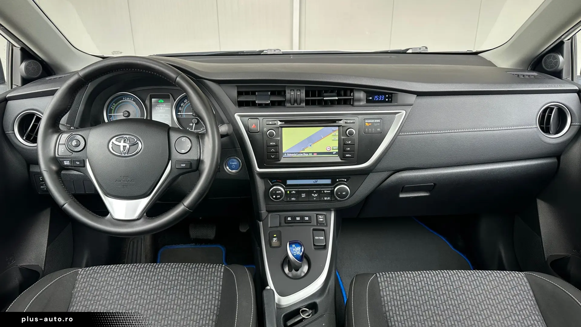 Toyota Auris Hibrid 1.8 Benzina 122 CP An 2015