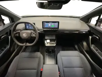 MG4 51 kWh CarPlay Android ACC PDC 17