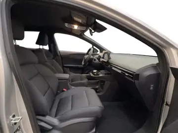 MG4 51 kWh CarPlay Android ACC PDC 17