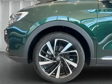 MG ZS Luxury 1.5 Hybrid  Aut.   LED   ACC   GJR   R